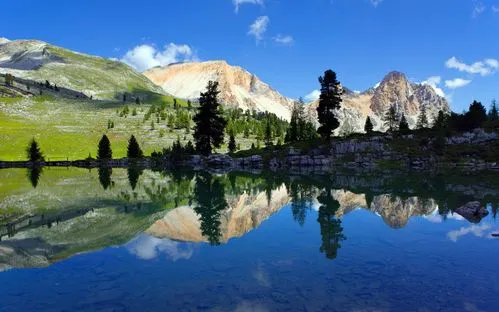 电热板炕上面最好铺什么
